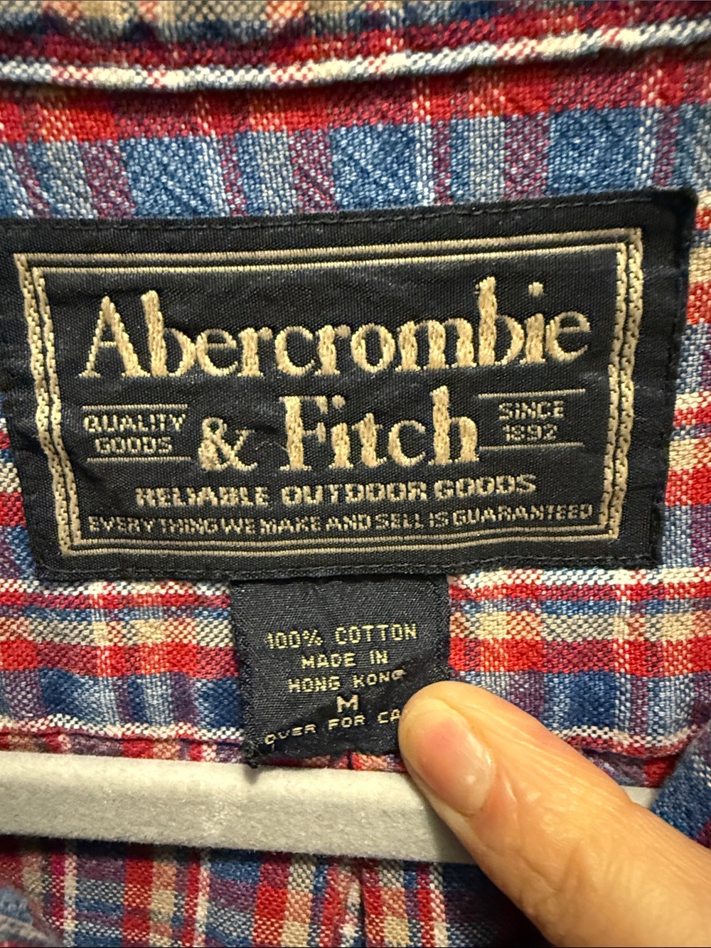 Vintage Abercrombie & Fitch Men’s Red, Blue and White Plaid Button-Down Shirt - Picture 4 of 5